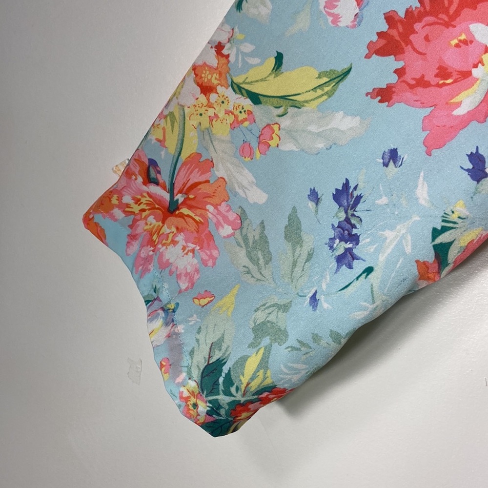 Le Rose Robe - Picture 3 of 8